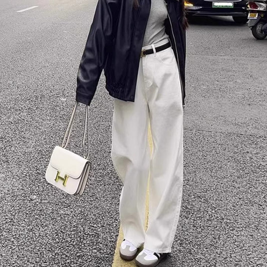 Clean Look Wide-Leg White Jeans