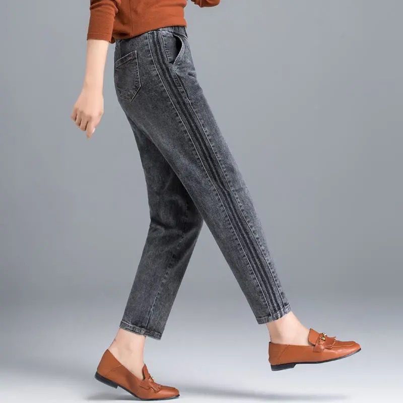 Effortlessly Cool Slimming Jeans